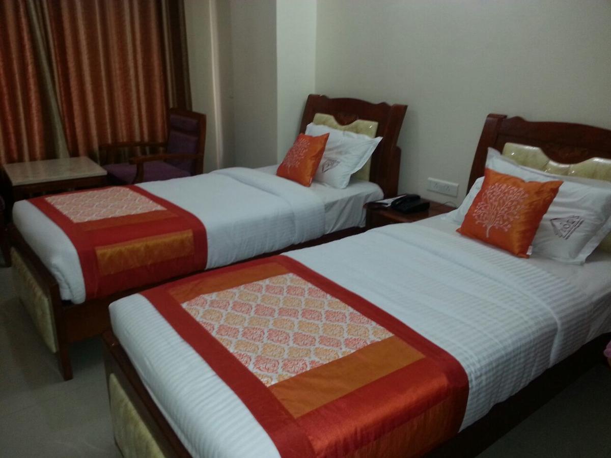 Hotel Shrivalli Residency Ченнаи Экстерьер фото